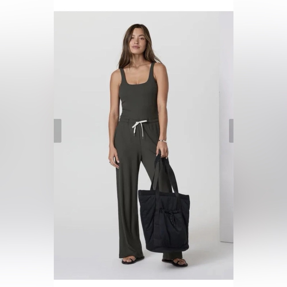 Vuori Pose Jumpsuit Scoop Back In Kale Green Women’s Size S! Retail $148